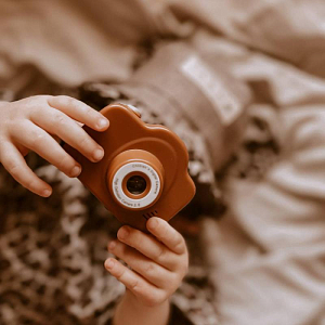 Цифровая камера Mrs. Ertha "Cam Cam Little Daisys", очарование маргариток с кирпичным